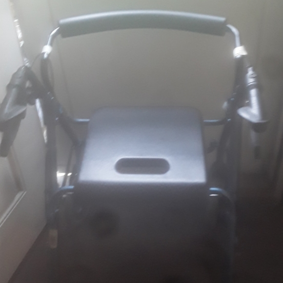 Old stool - Picture 3 of 4